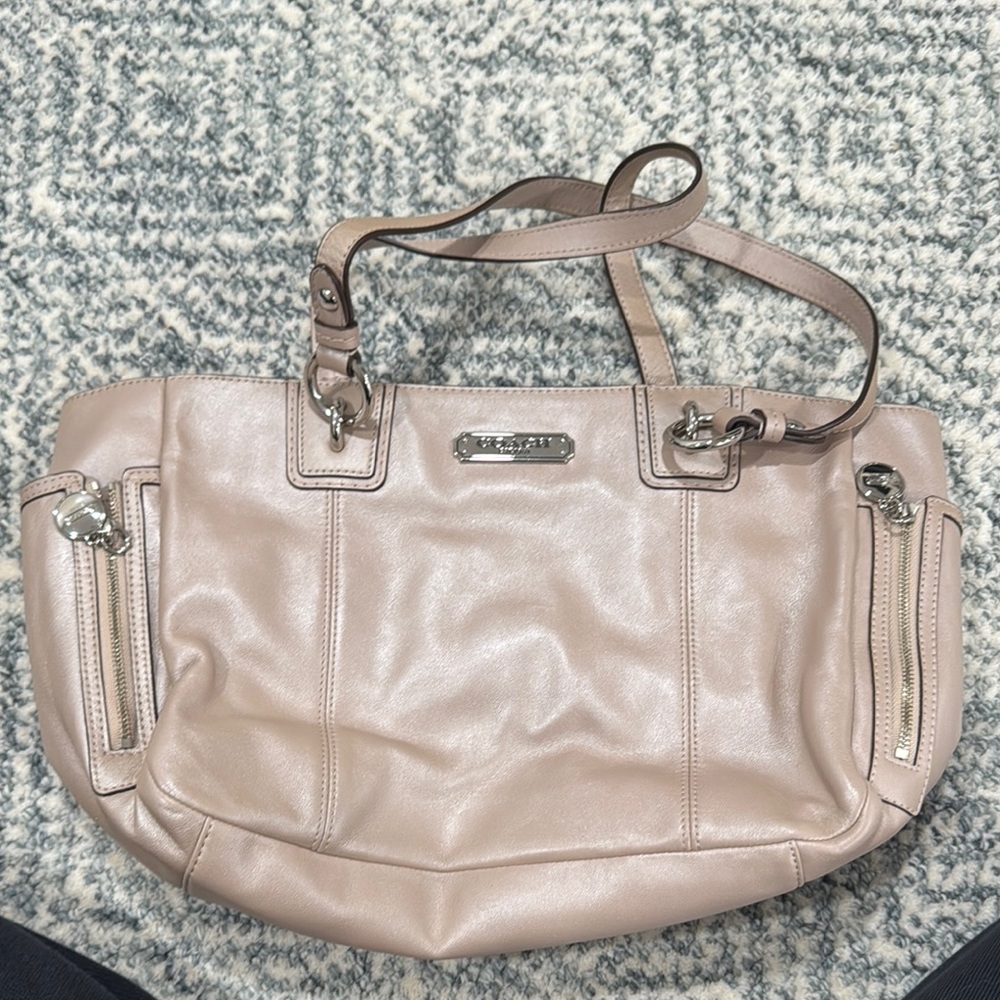 Coach Women's Beige Leather Bag